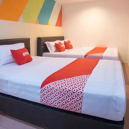 OYO 90281 Hotel Taj seksyen 13 Shah Alam Eksteriør bilde