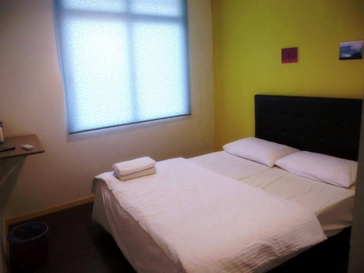 OYO 90281 Hotel Taj seksyen 13 Shah Alam Eksteriør bilde